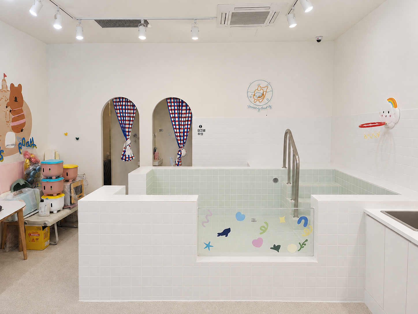 경기도 광명 Poongdung Pool & Sand의 키즈 풀 공간